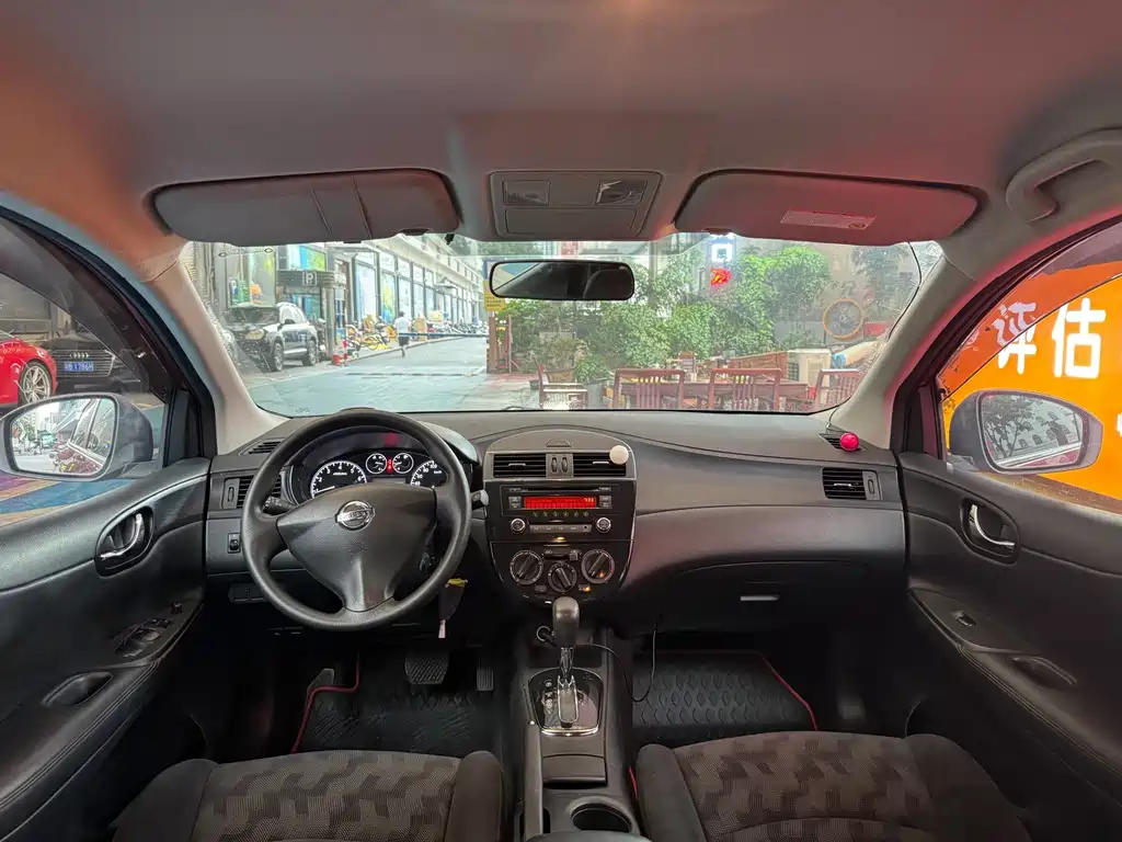 Nissan Tiida 1.6L CVT Comfort Type, фото 14