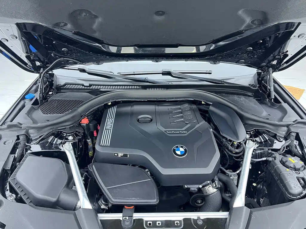 BMW 5 Series — миниатюра 25