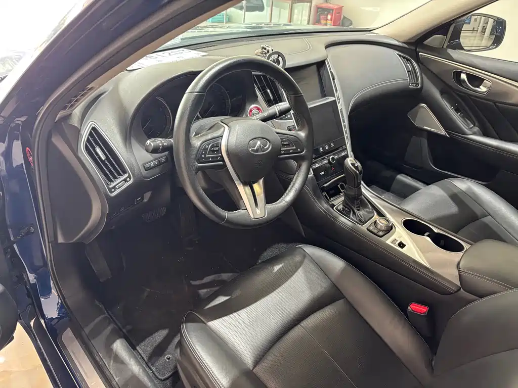 INFINITI Q50L