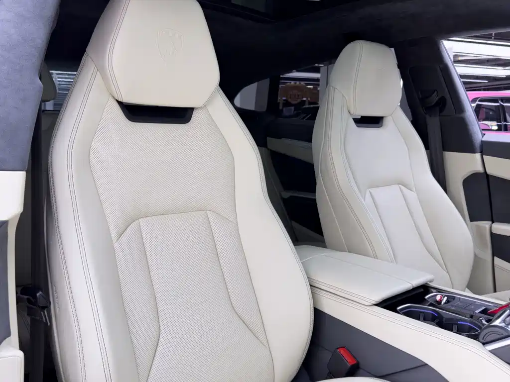 Lamborghini Urus — миниатюра 13