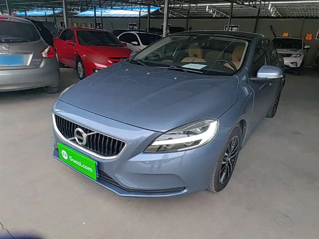 Volvo V40 2018