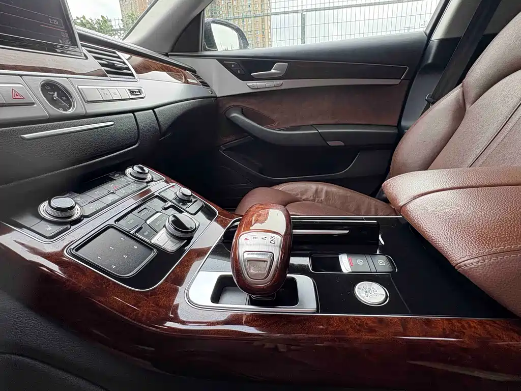 Audi A8 — миниатюра 8