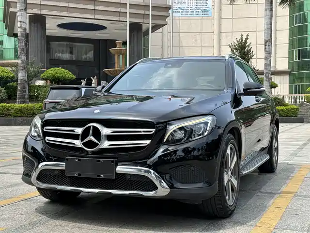 MERCEDES-BENZ GLC