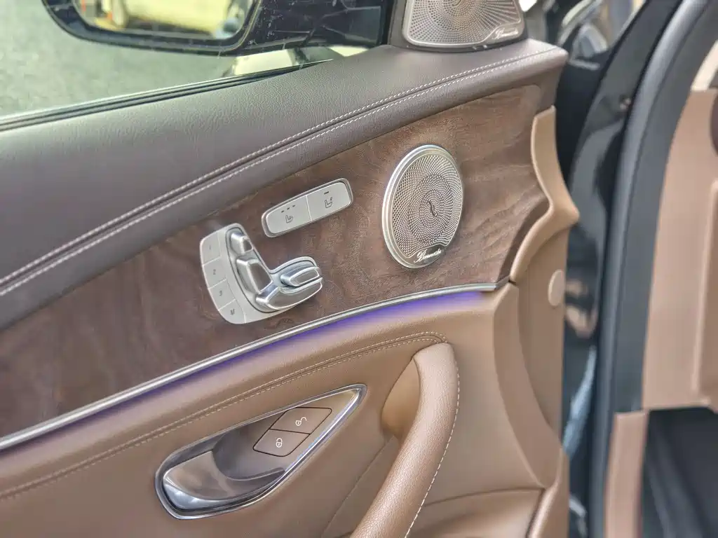 MERCEDES-BENZ E CLASS