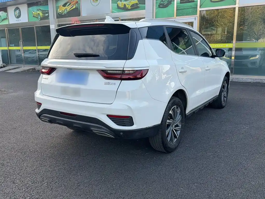 Geely Vision X6 — миниатюра 9