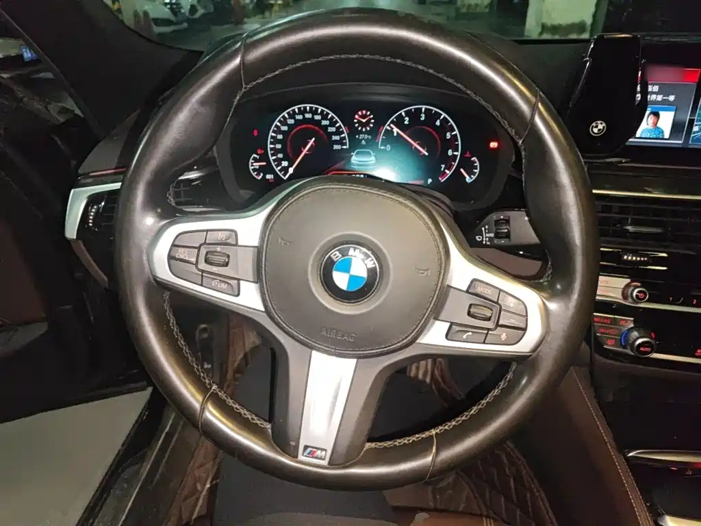 BMW 5 Series — миниатюра 6