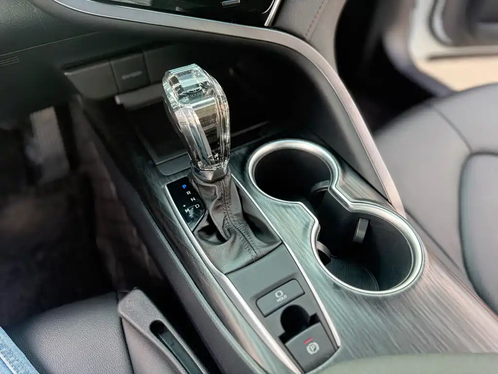 Toyota Camry — миниатюра 9