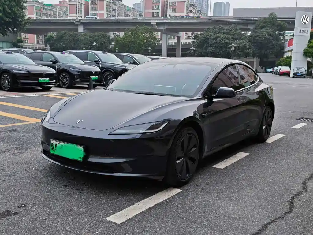 Tesla Model 3 2024