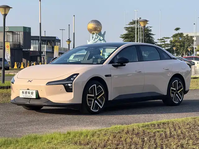 2025 Xpeng Mona M03