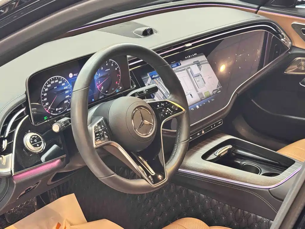 Mercedes-Benz E-Class — миниатюра 8