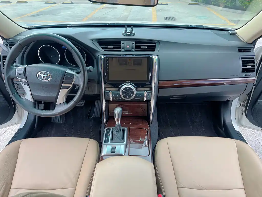 Toyota Reiz — миниатюра 12