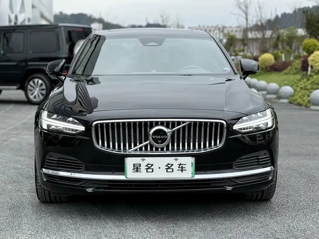 Volvo S90 2024 Luxury