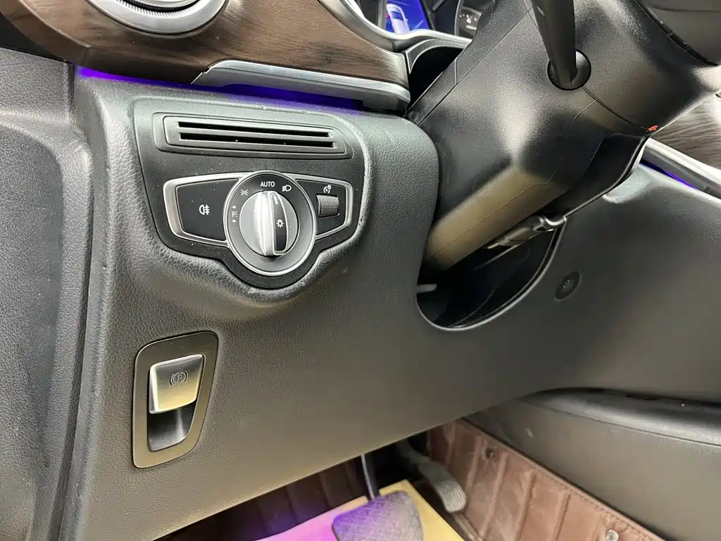 Mercedes-Benz V-Class — миниатюра 31