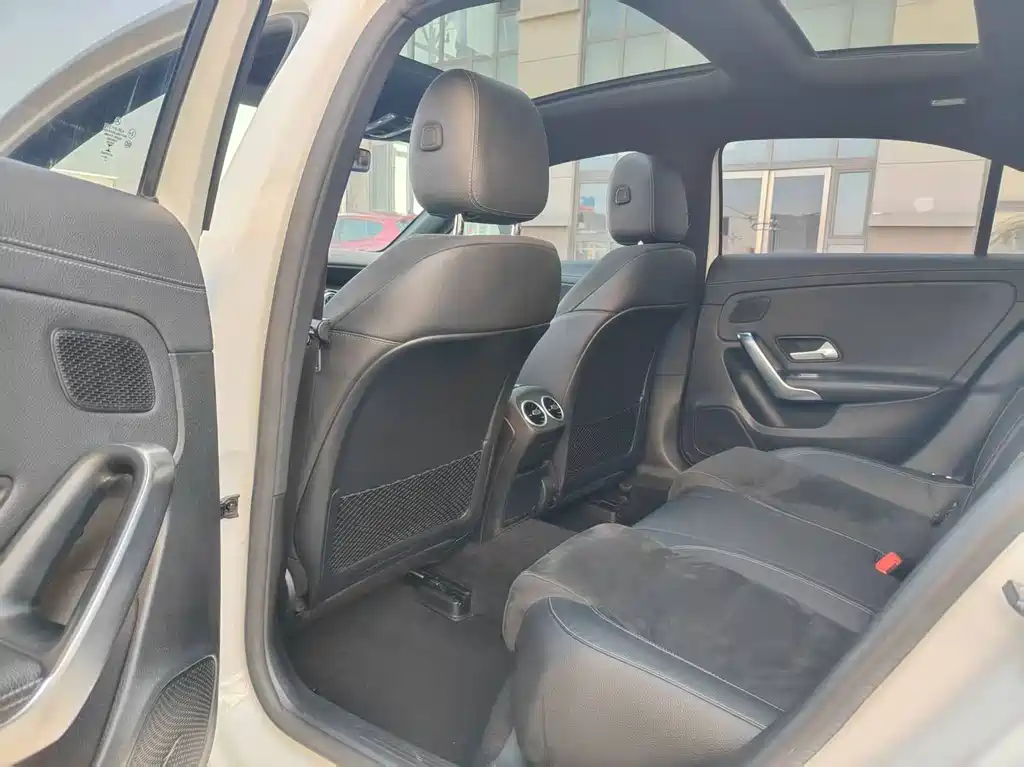 Mercedes-Benz A-Class — миниатюра 6