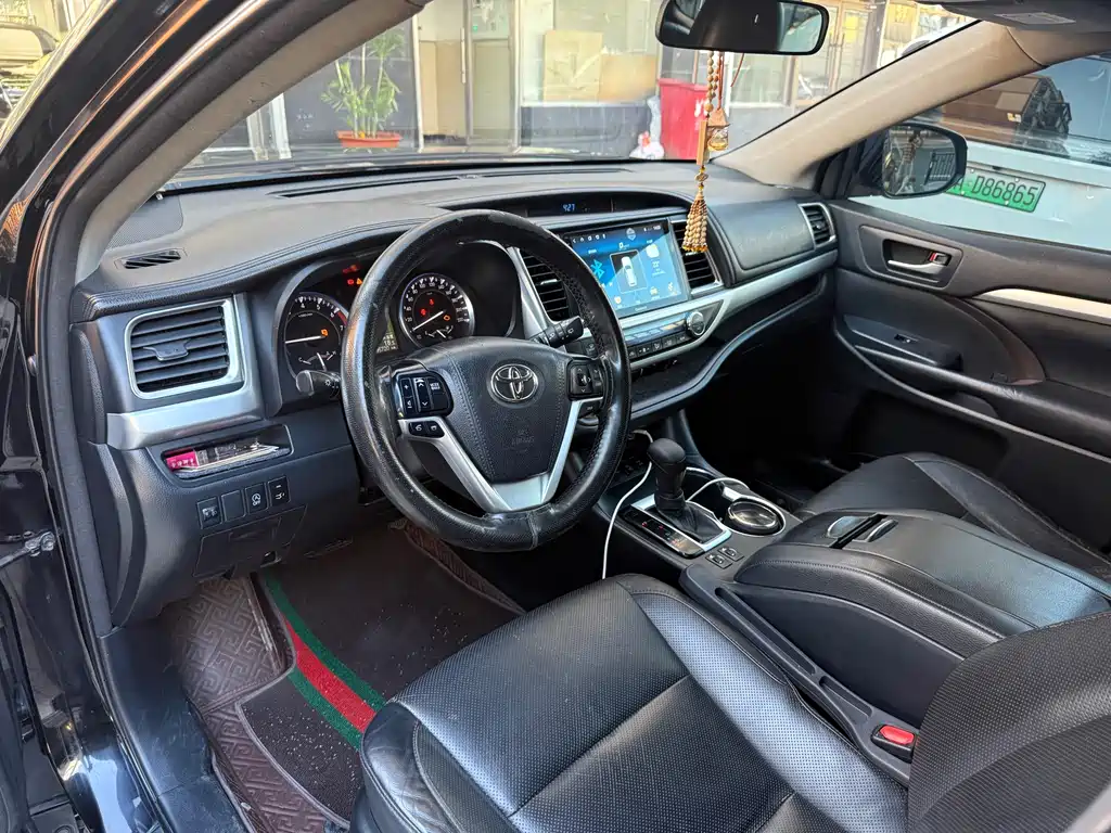 Toyota Highlander — миниатюра 7