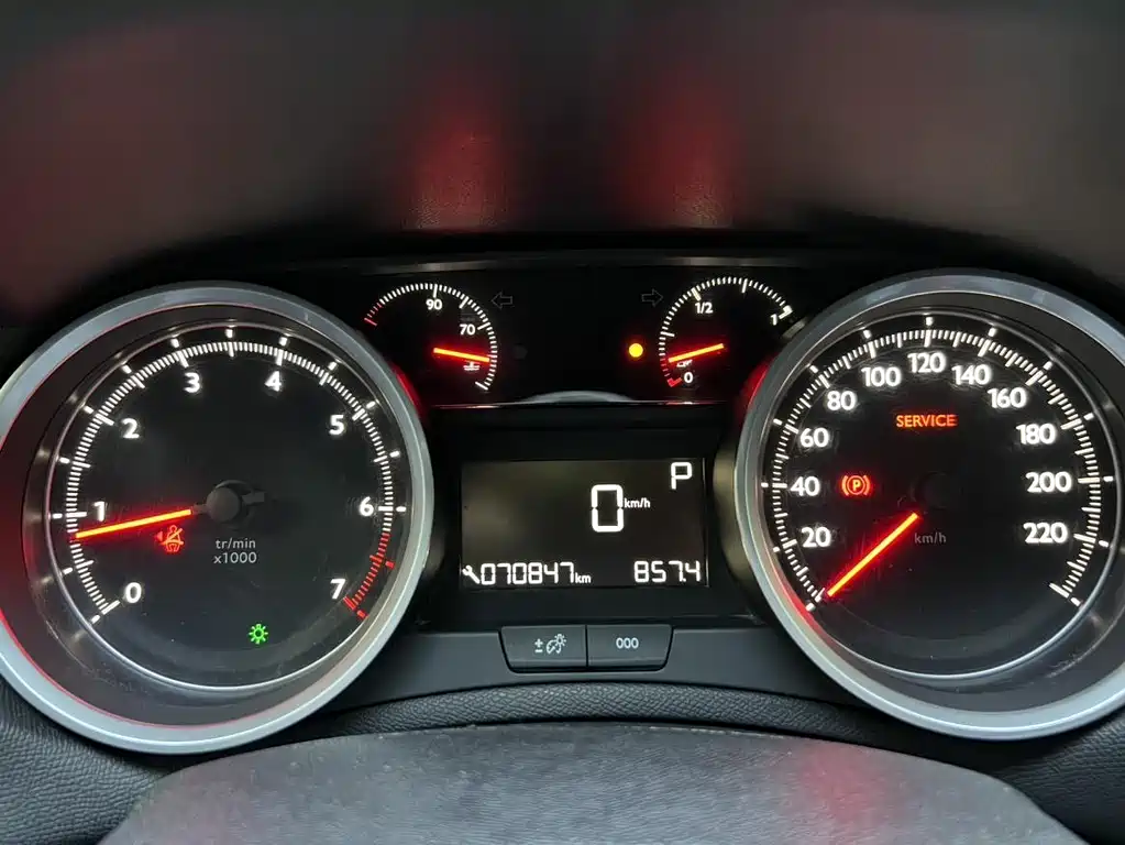 Peugeot 408 2014 1.8L AT Luxury