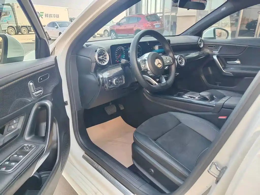 Mercedes-Benz A-Class — миниатюра 4