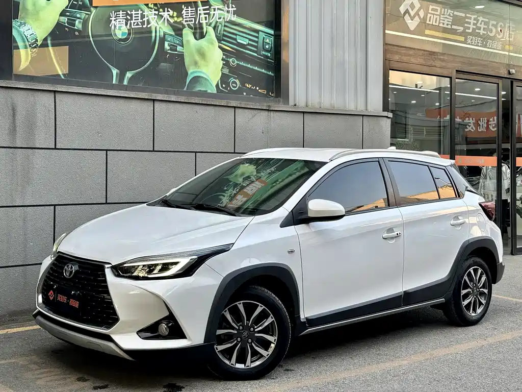 Toyota Yaris L 2022