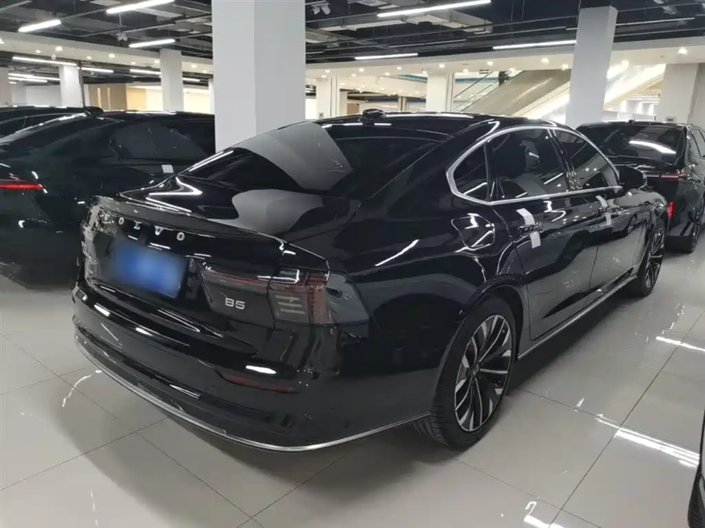 Volvo S90 2026 B5 Luxury