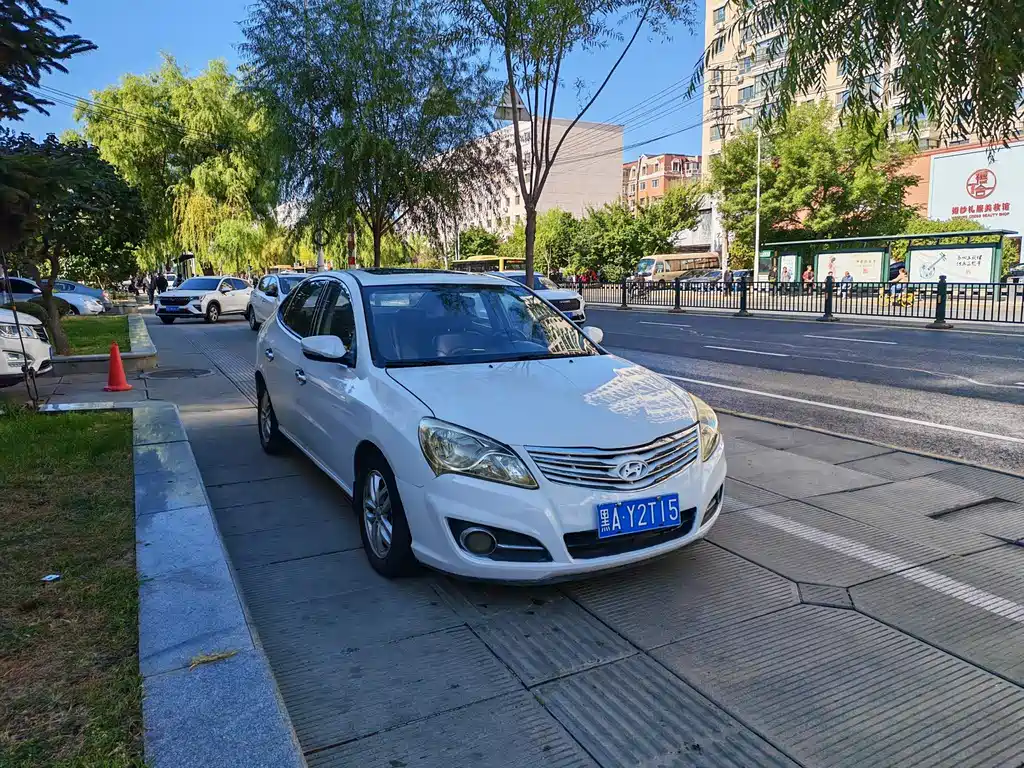 Hyundai Elantra 2012