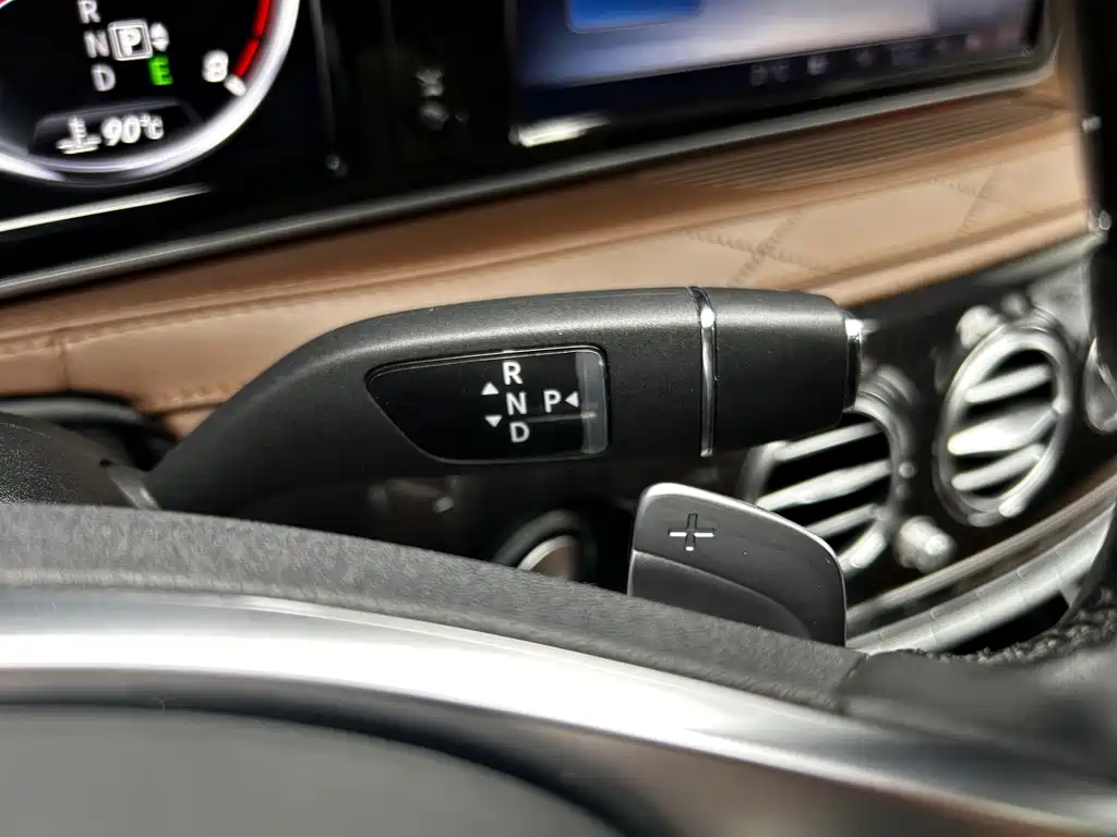 Mercedes-Benz S-Class — миниатюра 12