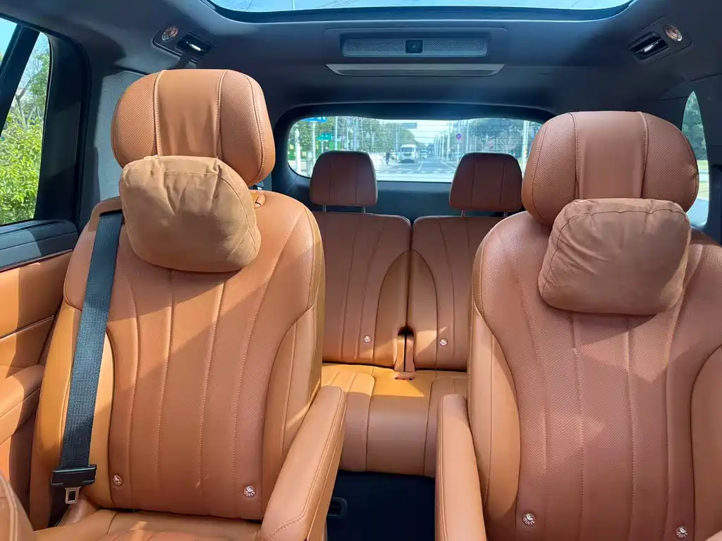 AITO ASK THE WORLD M8