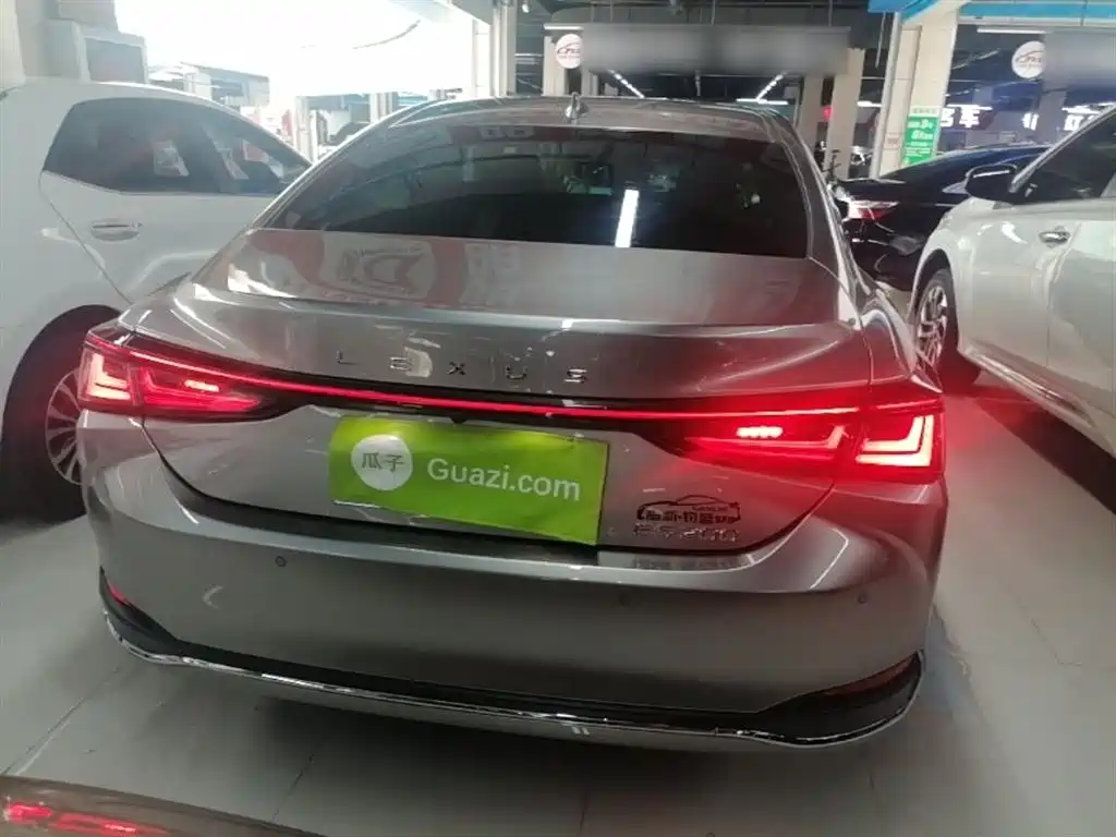 Lexus ES 2025 200 Premium