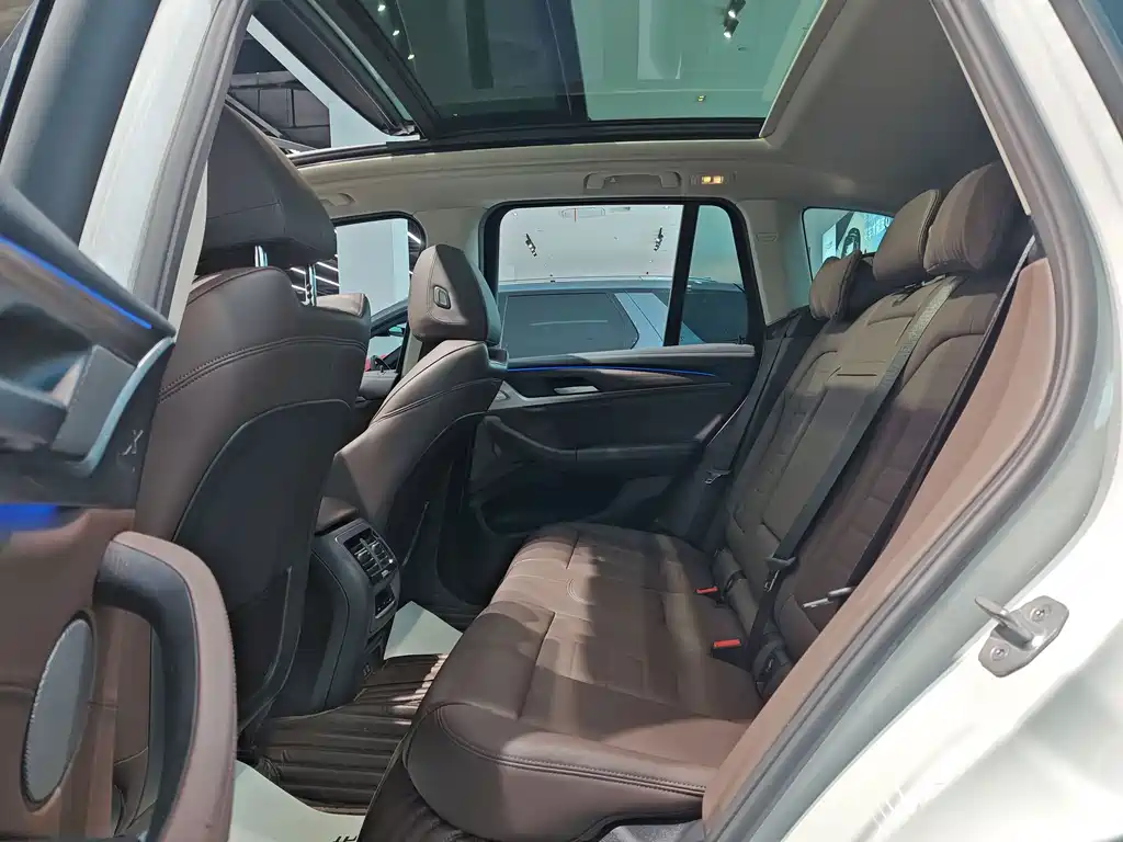 BMW X3 — миниатюра 9