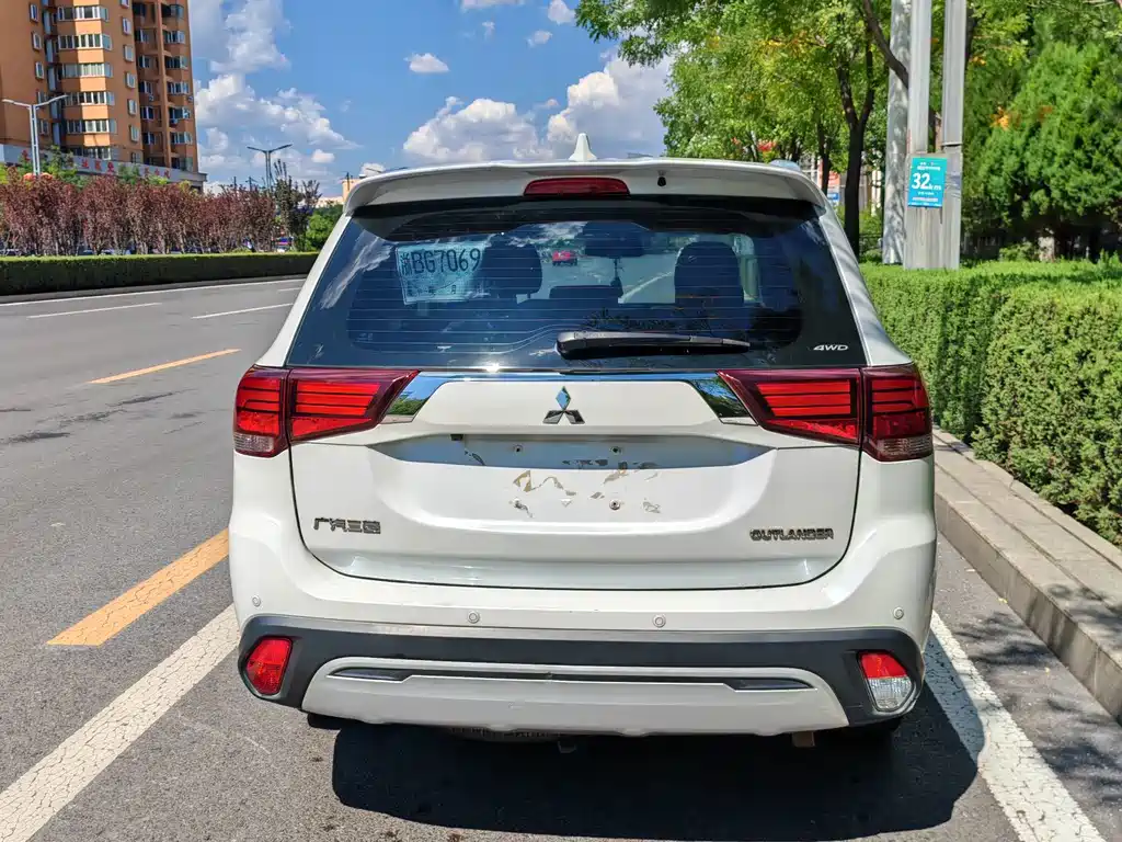 Mitsubishi Outlander — миниатюра 3