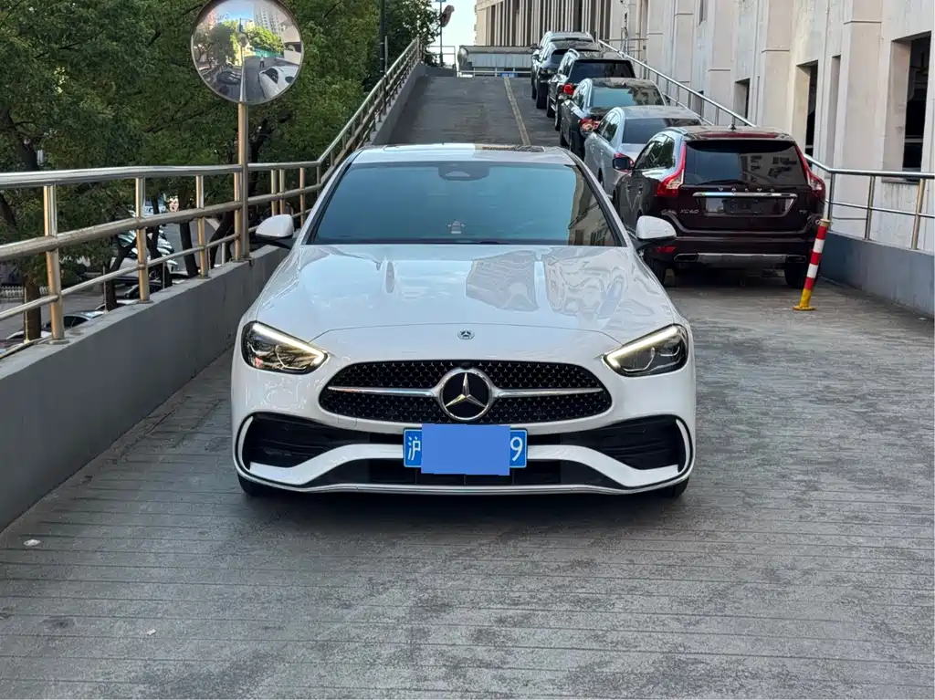 Mercedes-Benz C-Class — миниатюра 2