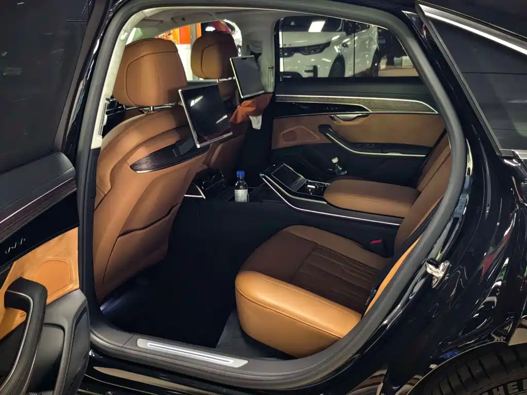 Audi A8 — миниатюра 11
