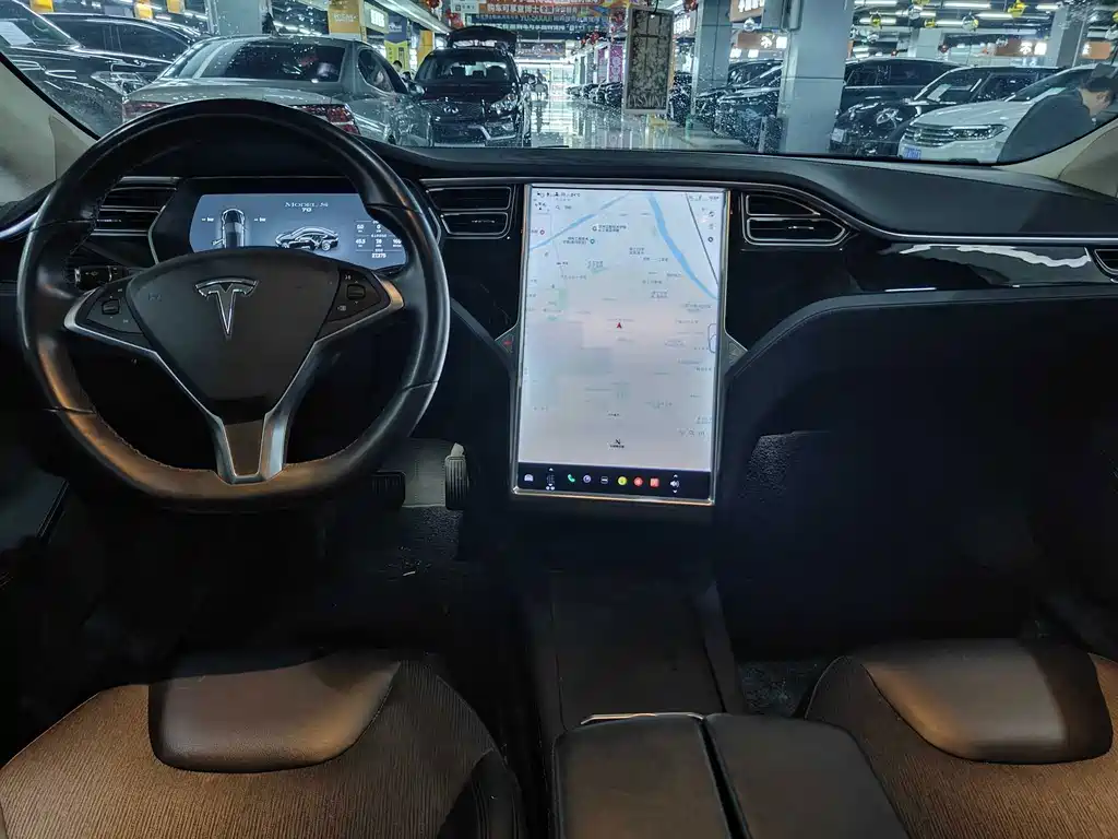 Tesla Model S — миниатюра 5
