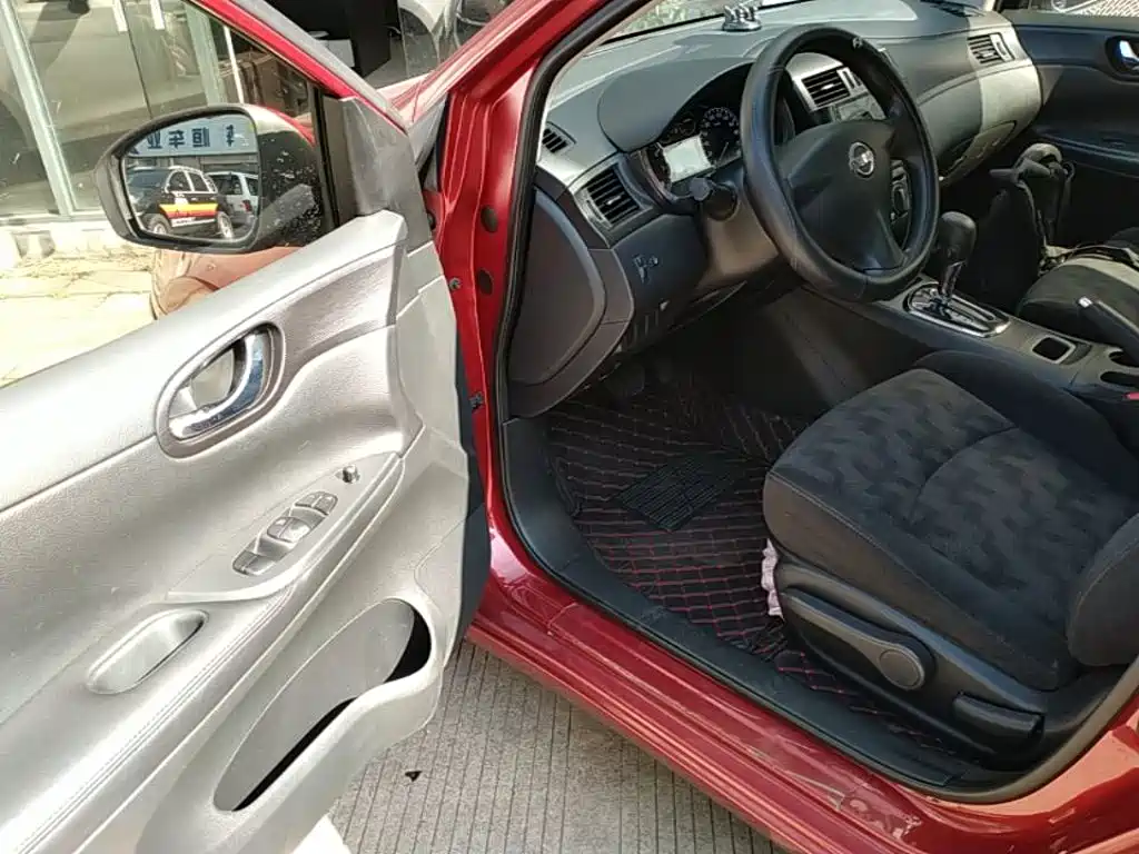 Nissan Tiida — миниатюра 16