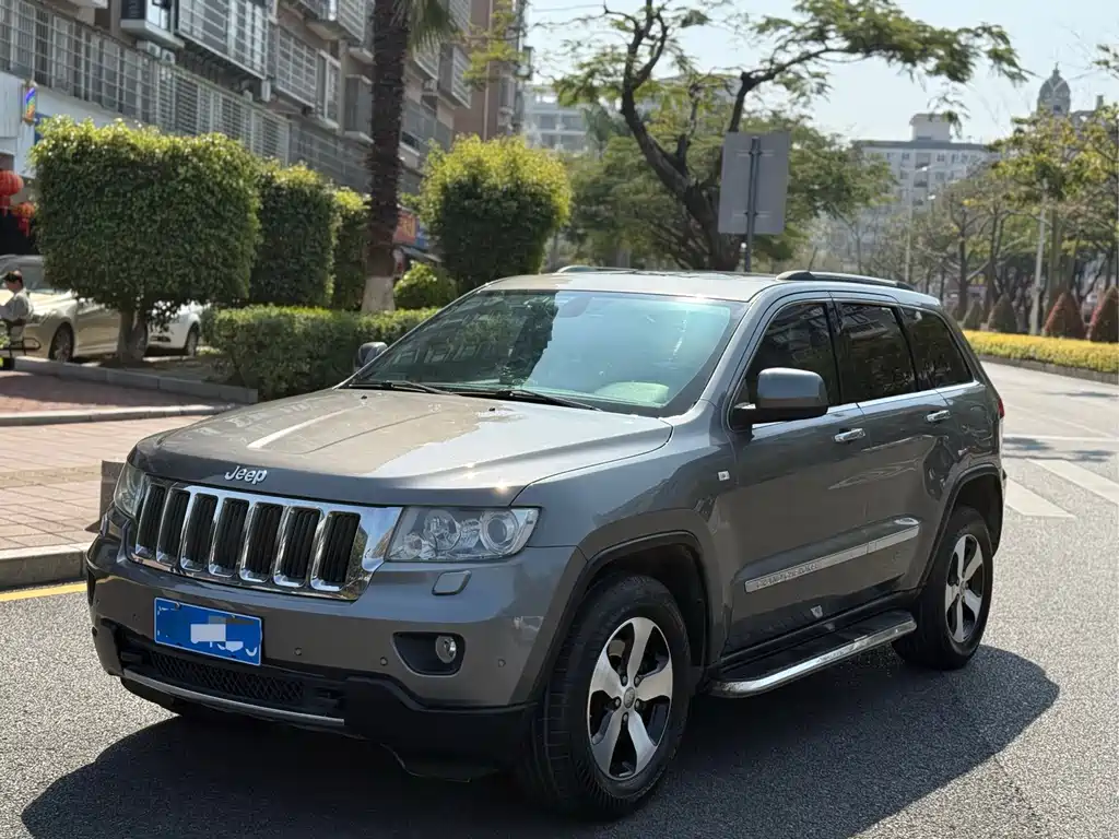Jeep Grand Cherokee (Import) 2013