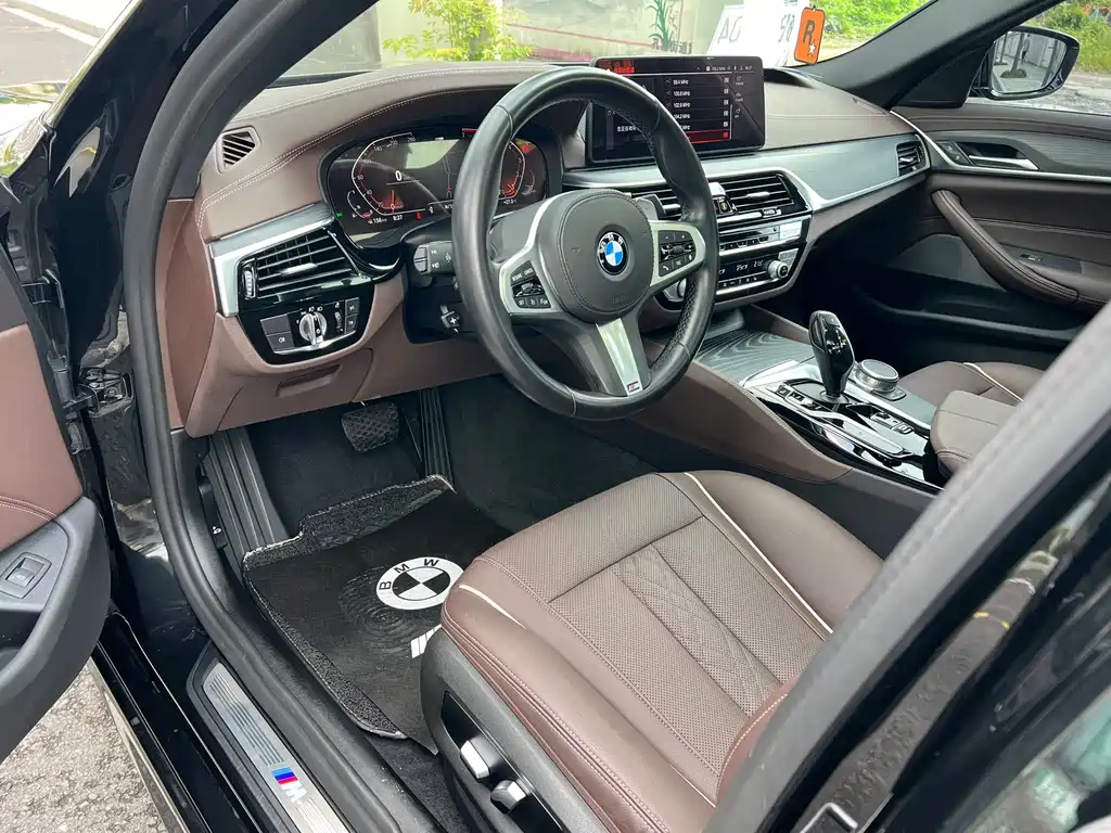 BMW 5 Series — миниатюра 6