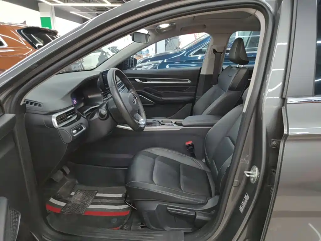 Geely Emgrand — миниатюра 15