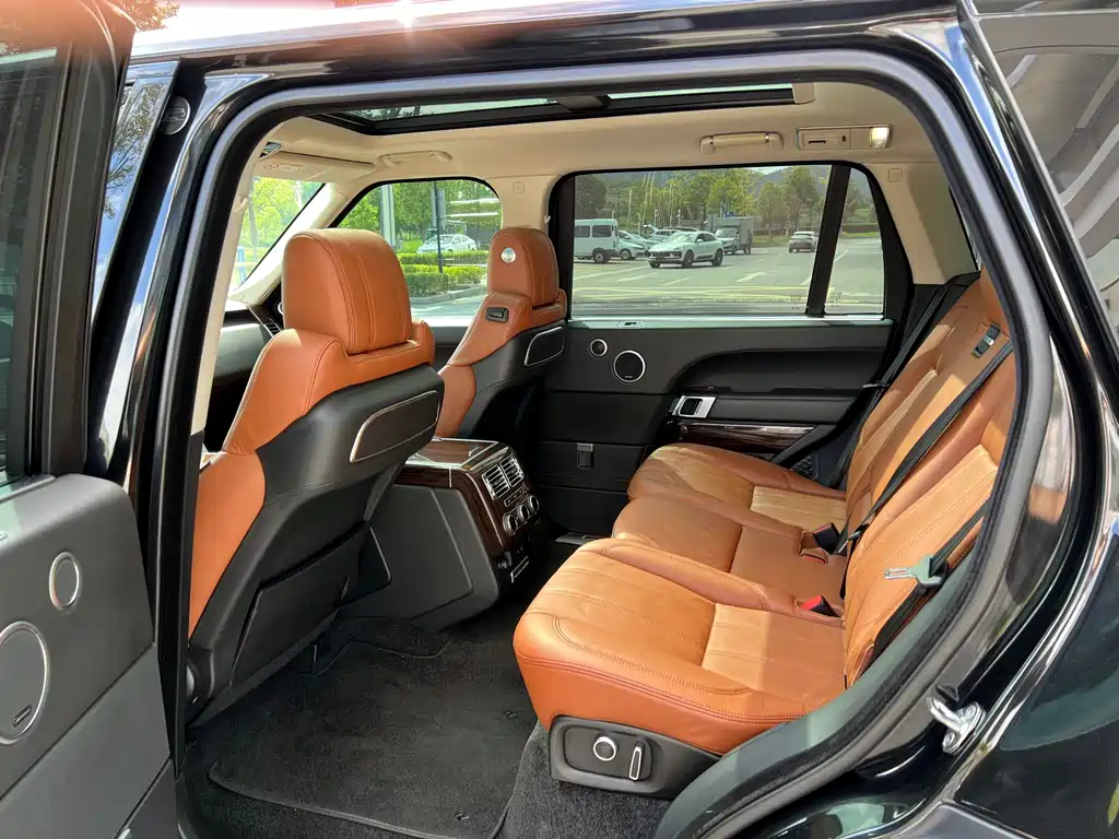 Land Rover Range Rover — миниатюра 9