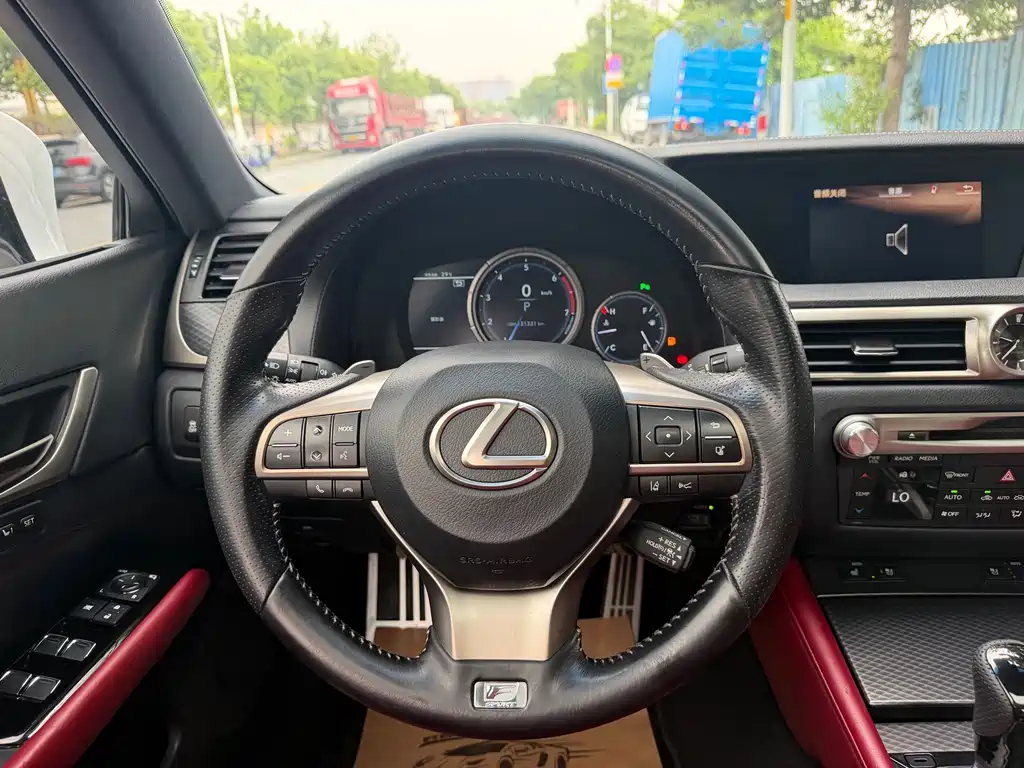 Lexus GS — миниатюра 8