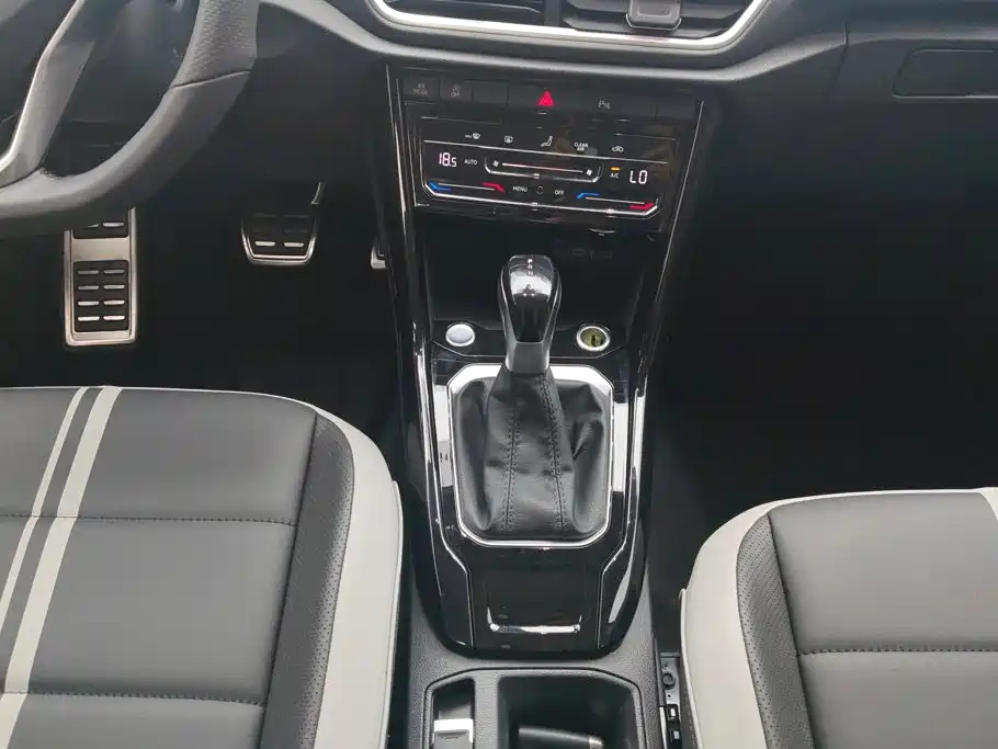 Volkswagen T-Roc — миниатюра 16