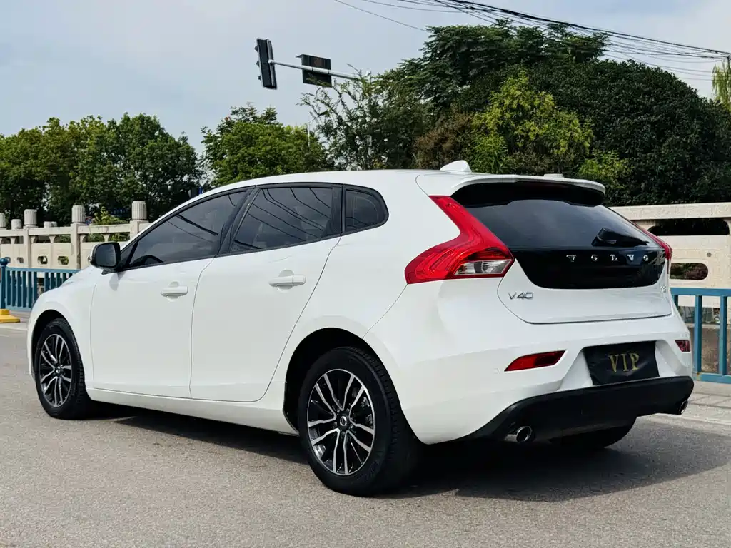 Volvo V40 — миниатюра 6