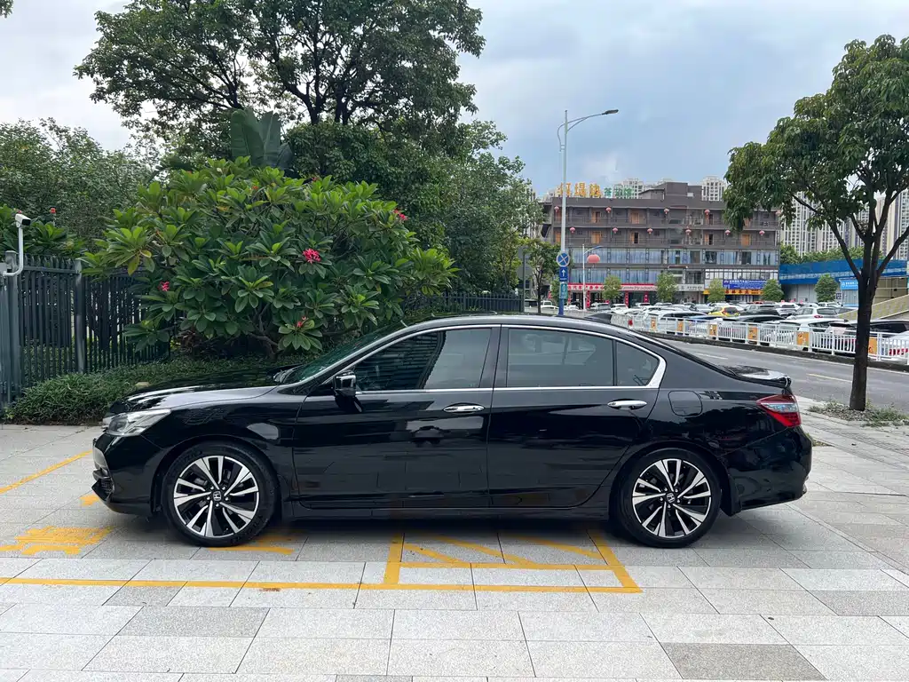 Honda Accord 2016 2.0L