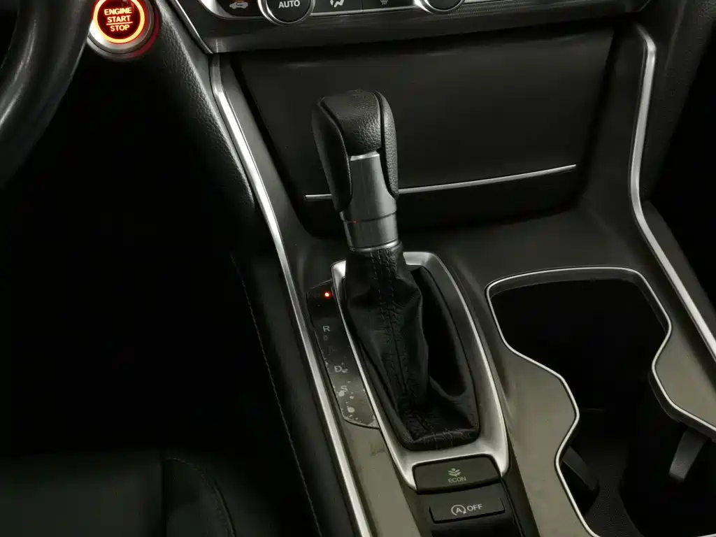 Honda Accord — миниатюра 13