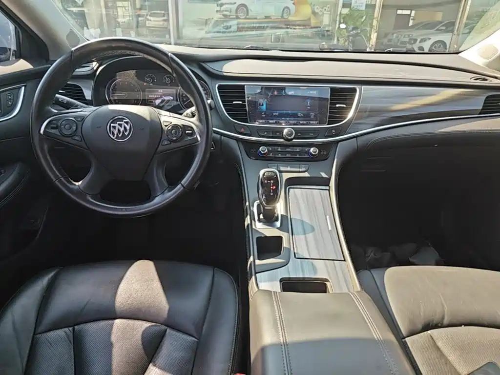Buick LaCrosse — миниатюра 10