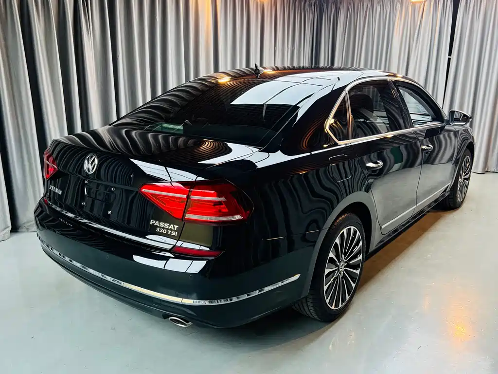 Volkswagen Passat — миниатюра 4