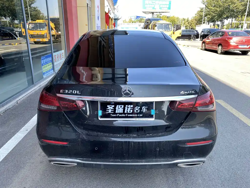 Mercedes-Benz E-Class — миниатюра 5