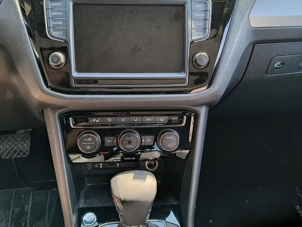 Volkswagen Tiguan L — миниатюра 10