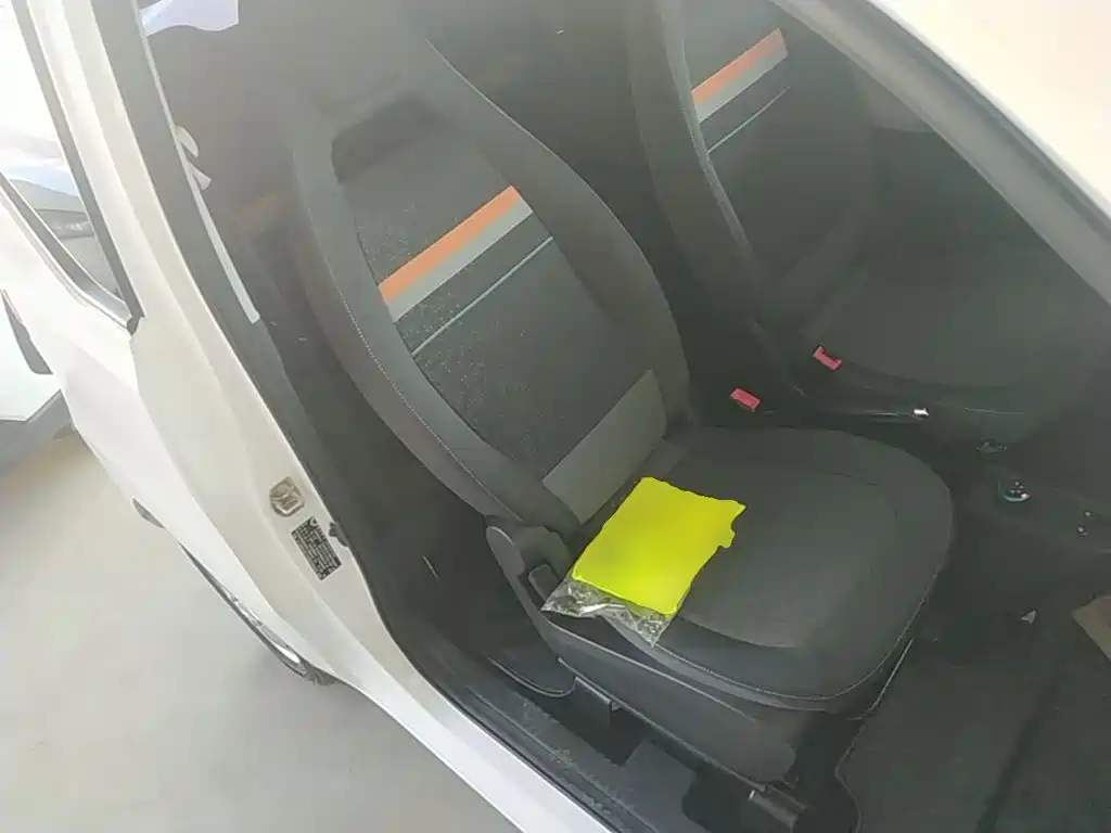 Wuling MINIEV — миниатюра 25