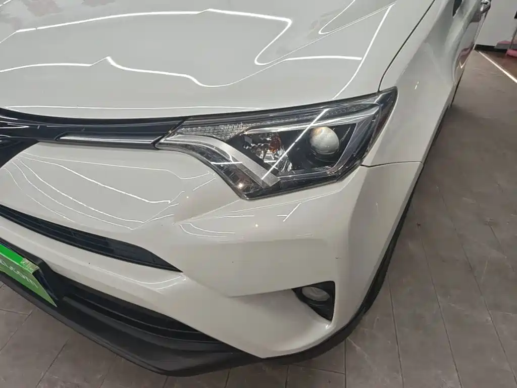 Toyota RAV4 — миниатюра 24