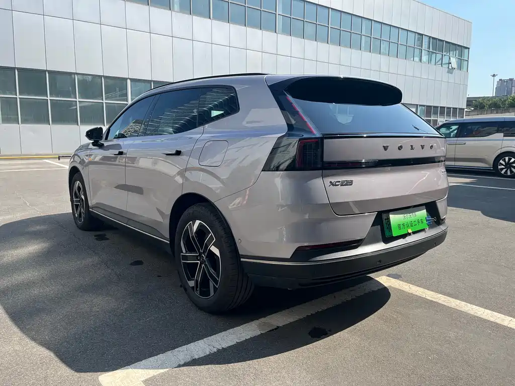 Volvo XC70 PHEV — миниатюра 8