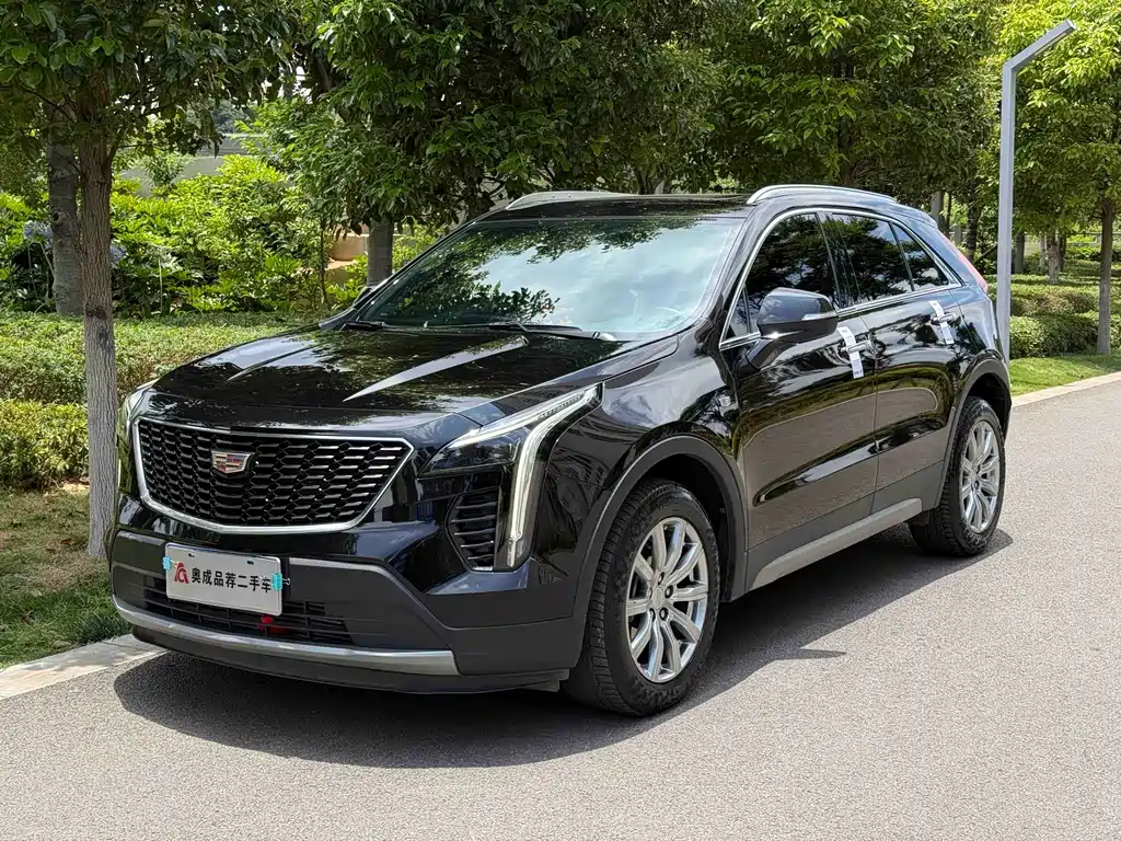 Купить Cadillac XT4